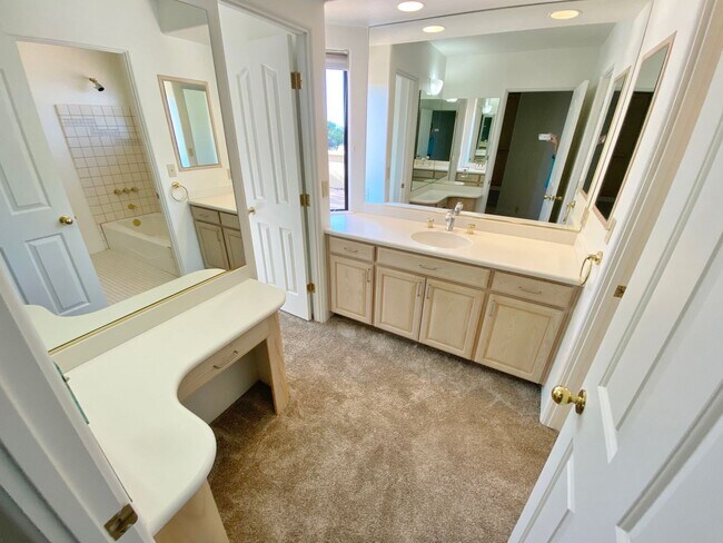 Building Photo - HOUSE - WEST SEDONA - GATED COMMUNITY