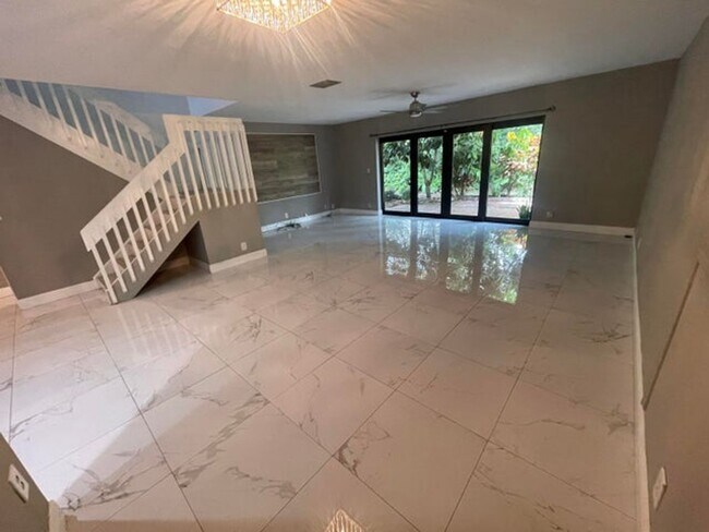 Building Photo - 3011 NW 48th Ave