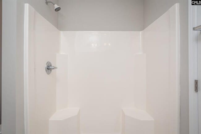 Building Photo - 129 Crickhollow Cir