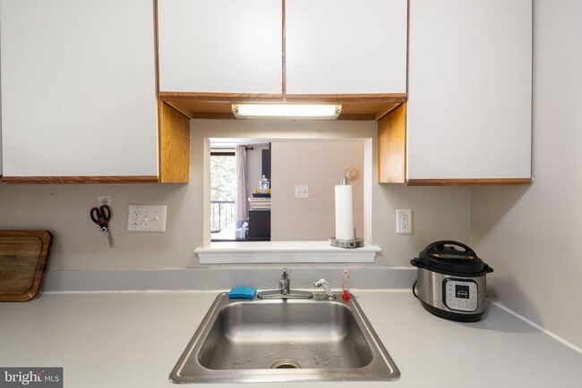 Building Photo - 45 Le Forge Ct