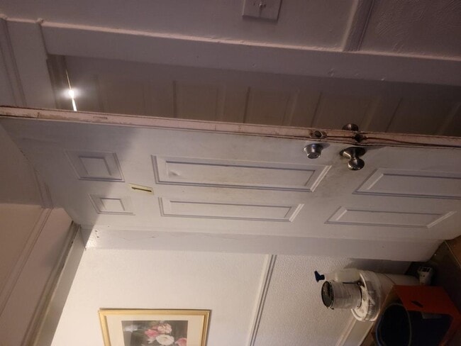 Building Photo - 1087 E 64th St