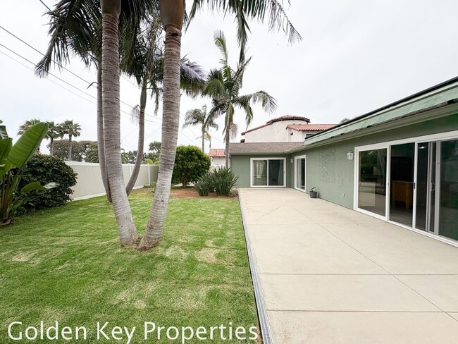 Building Photo - Welcome to this stunning 3-bedroom, 2-bath...
