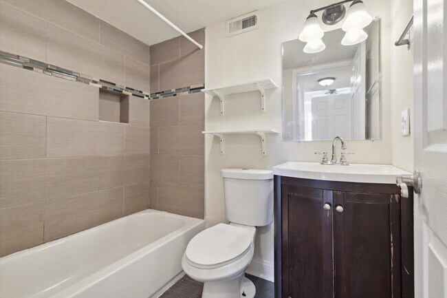 Building Photo - 1408 Willington St