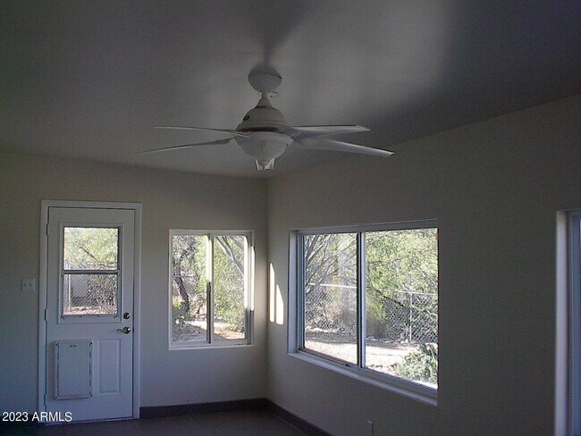 Building Photo - 1940 W Manrad Dr