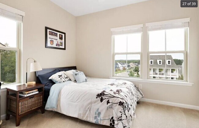 Building Photo - 16621 Gossamer Dr