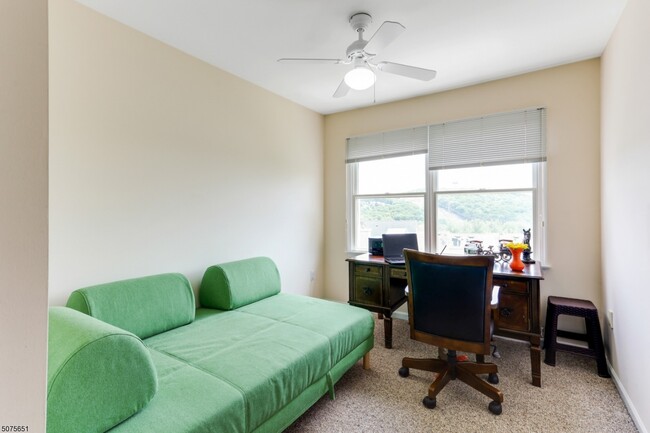 Building Photo - 376 Summerhill Dr