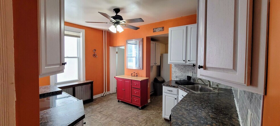 Building Photo - 3834 Manayunk Ave