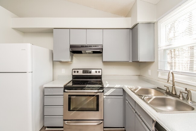 Building Photo - Spacious 3-bedroom Home in Irmo, SC