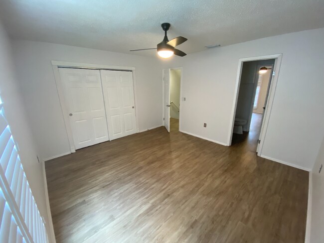 Building Photo - 11811 Cypress Hill Cir