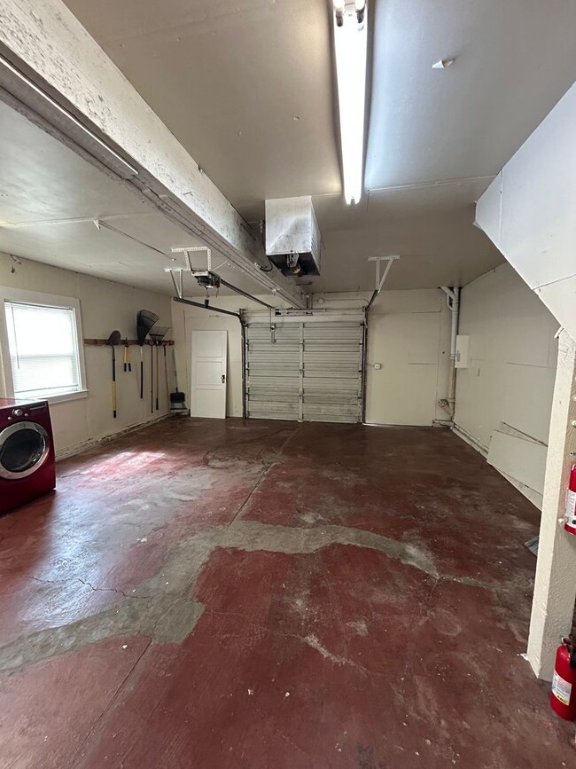 Building Photo - 1153 Arcadian Ave