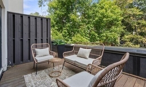 Building Photo - 120 Beaconsfield Rd