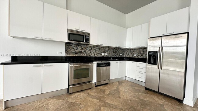 Building Photo - 2100 Van Buren St