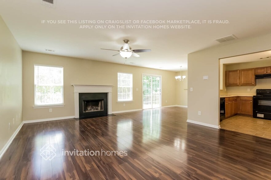 Building Photo - 2650 Mayfair Dr