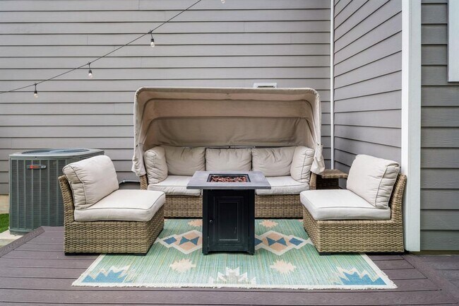 Building Photo - 8109 Mandela Bend