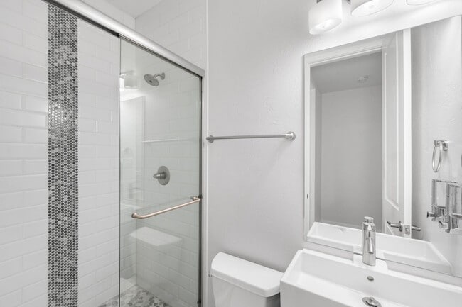 Building Photo - 3BD, 5BA LoHi Townhome with Rooftop Deck and 2-Car Garage