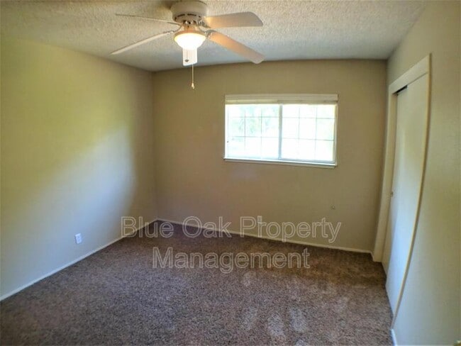 Building Photo - 346 Hickory St