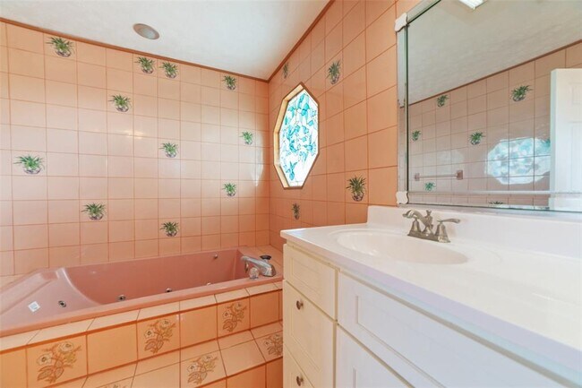 Building Photo - 5521 W Shr Dr