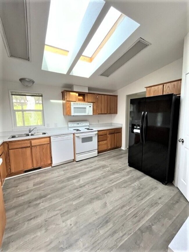 Building Photo - 3 Bedroom 2 Bath MF Home Carlton OR