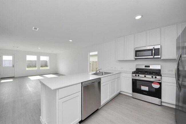 Building Photo - 25524 Roy Rogers Rd