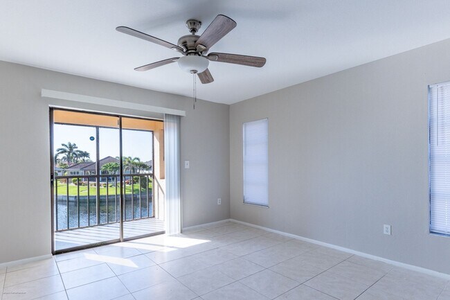 Building Photo - WATERFRONT- 2-BEDROOMS, 2-BATH- PUNTA GORD...