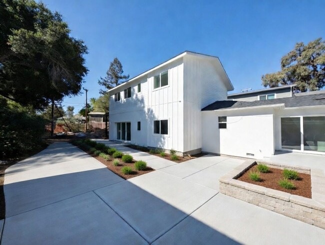 Building Photo - Brand New ADU – Available for June 25, 2026 Move-In