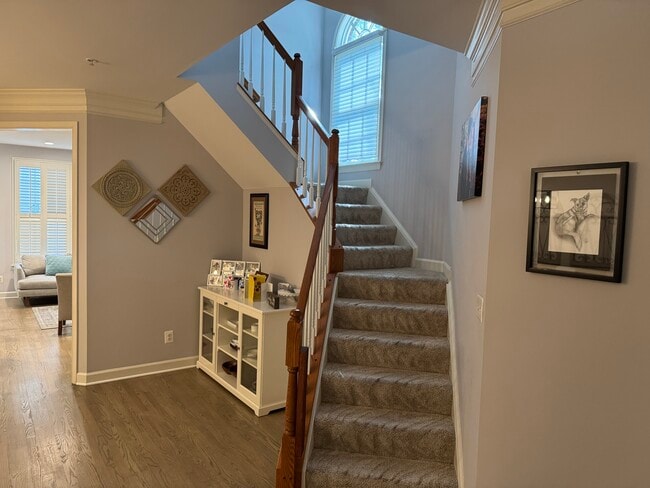 Building Photo - 102 Oak Knoll Terrace