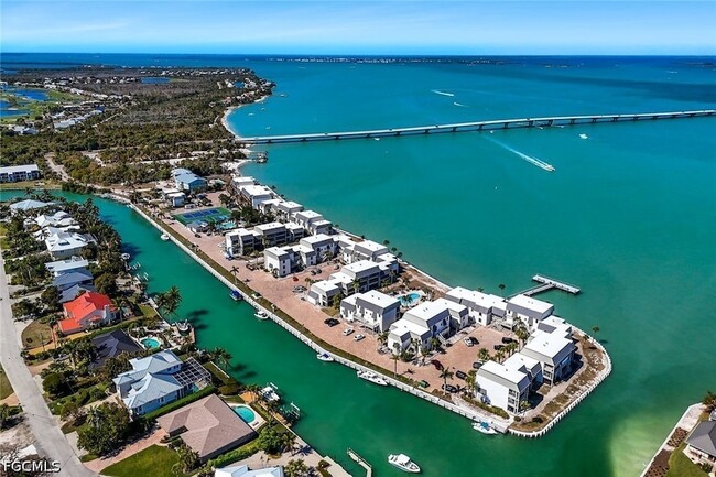 Building Photo - 760 Sextant Dr