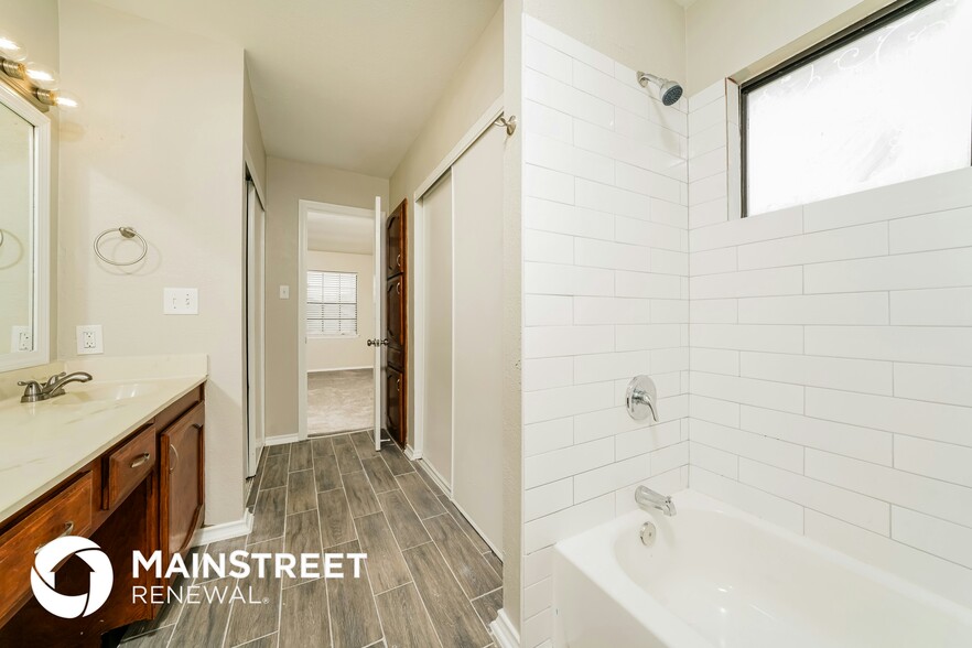 Building Photo - 4413 Larner St