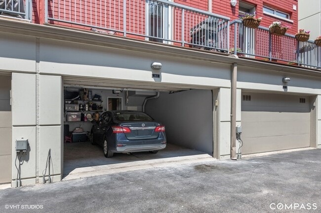 Building Photo - 18 S Aberdeen St