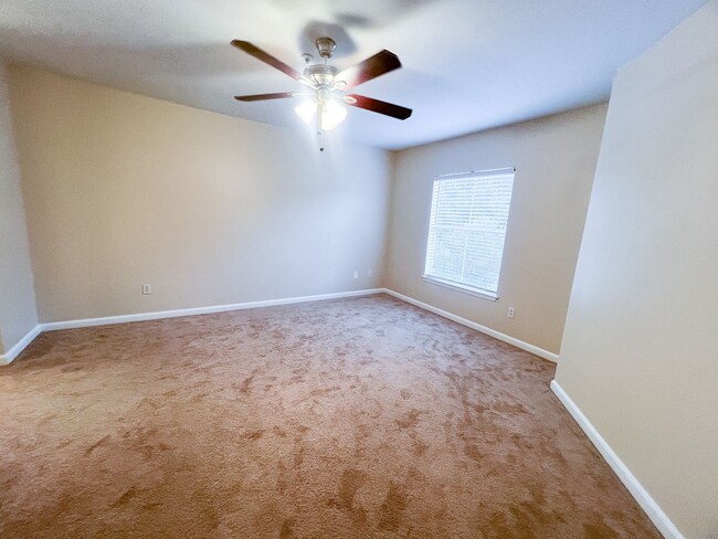 Building Photo - SABLE WALK RENTAL MOVE IN NOW!Spacious 2X2...