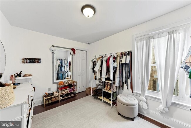 Building Photo - 131 E Union St