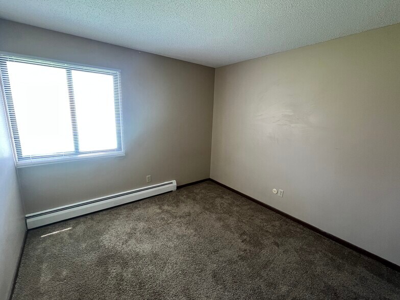 Building Photo - 2120 Valleyhigh Dr NW
