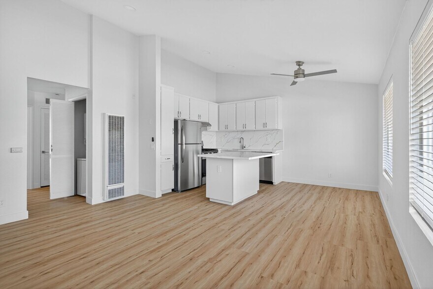 Building Photo - 1066 Coronado Ave