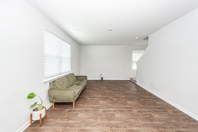 Building Photo - 4 Bedroom, 2.5 Bathroom Home in Carolina Groves - Moncks Corner