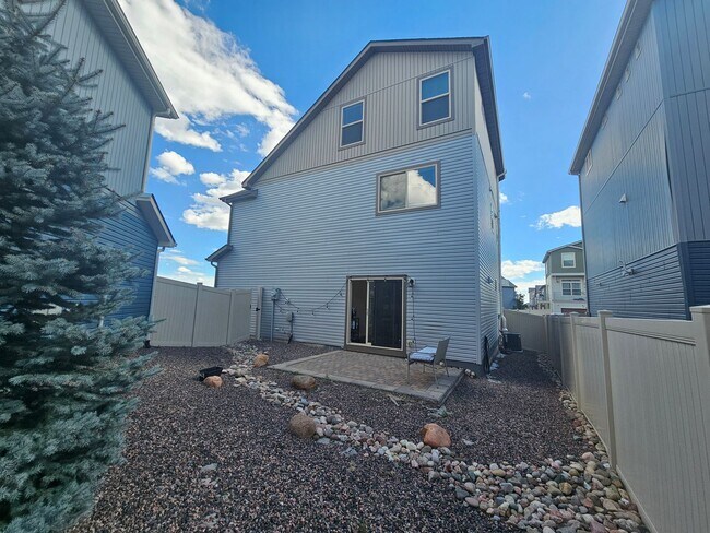 Building Photo - 9378 Timberlake Loop