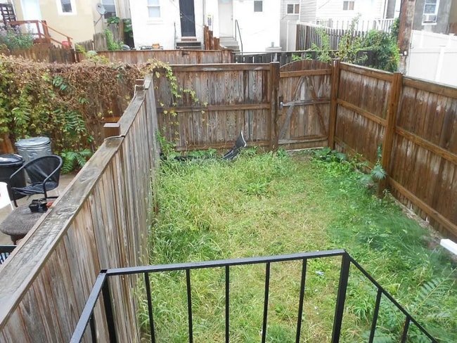 Building Photo - 2301 Hunter St