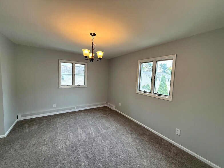 Building Photo - 44 Willow Wood Ct