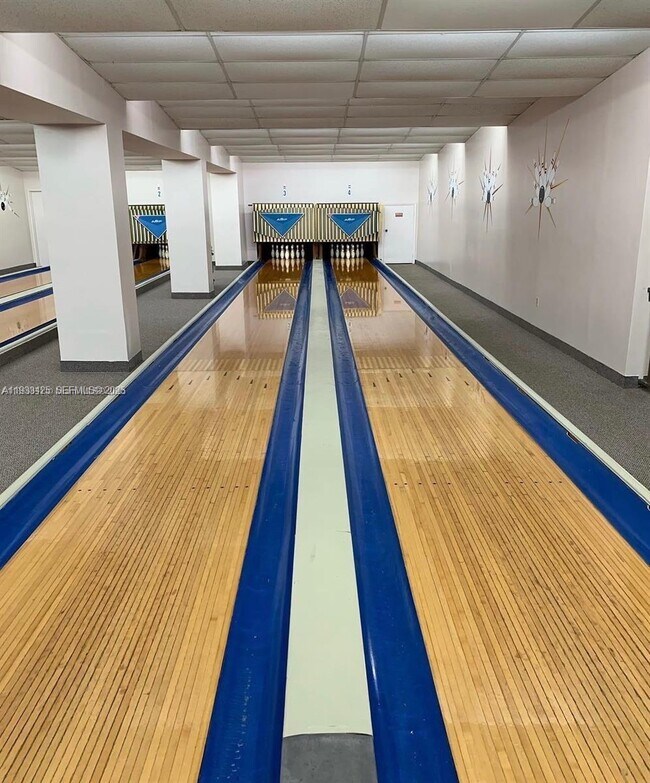 Building Photo - 6921 Environ Blvd