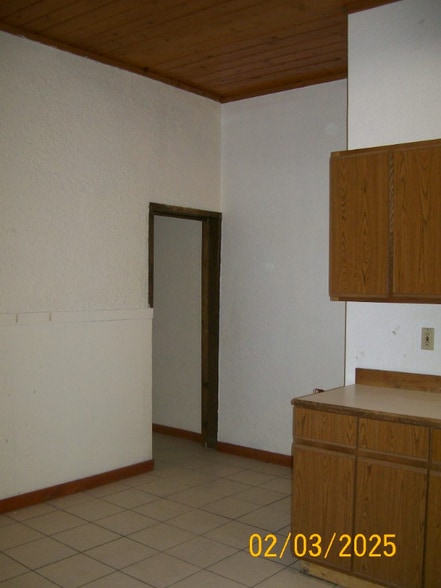 Building Photo - 528 N M St