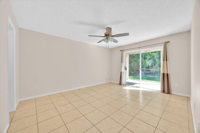 Building Photo - 2035 Royal Bay Blvd