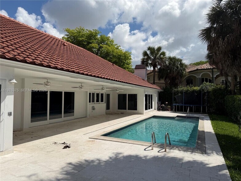 Building Photo - 4934 NW 94th Doral Pl