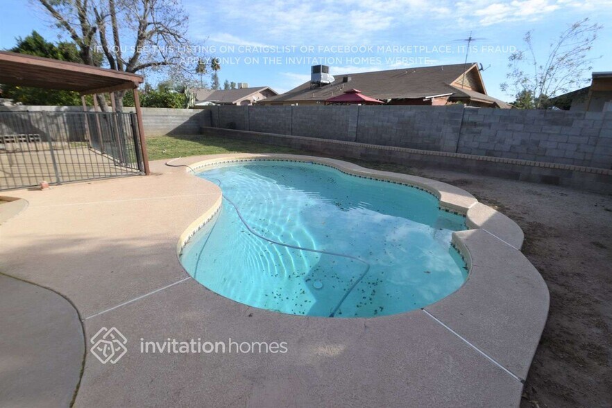 Building Photo - 5415 N 71st Dr