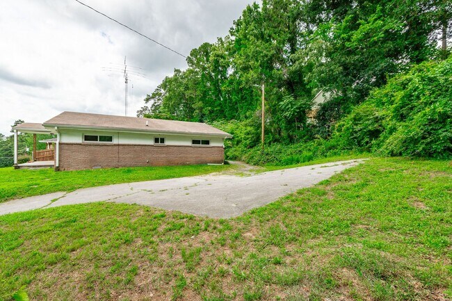 Building Photo - 719 Mcgowan Rd