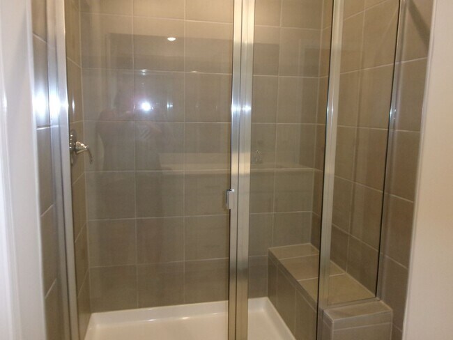 Building Photo - New 5 bedroom, 3 bath home in Clear Pond with pond view