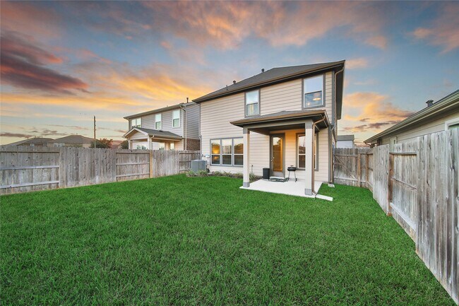 Building Photo - 3306 Forest Dr