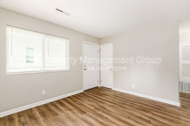 Building Photo - 776 Northview Ave