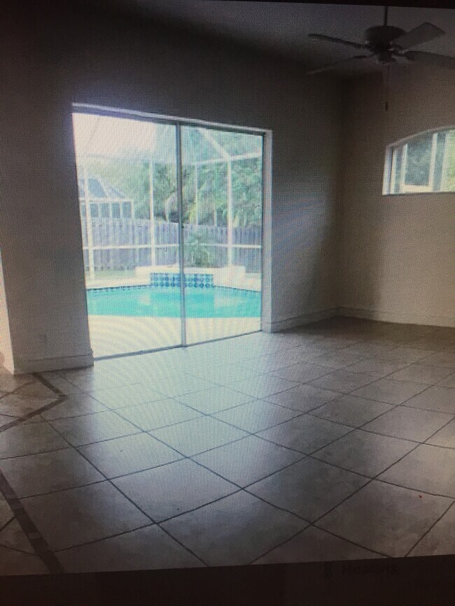 Building Photo - 7165 42nd Ct E