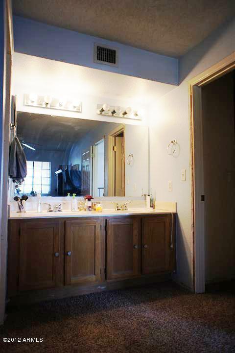 Building Photo - 8625 E Belleview Pl