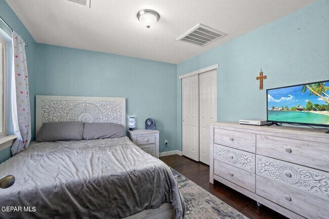 Building Photo - 11032 Bullseye St