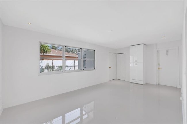 Building Photo - 3349 El Vedado Ct E
